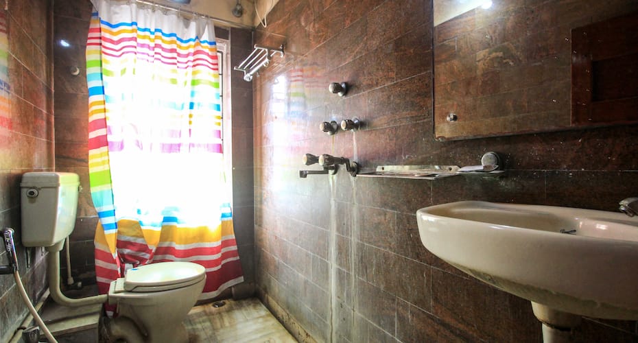 Blue Moon Guest House & Banquet, Kolkata 5